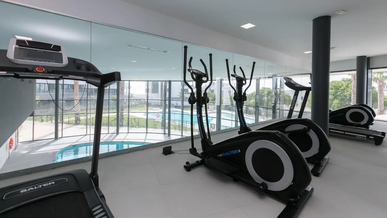 Apartamento De 1 Dormitorio Con Piscina Y Gimnasio Comunitarios Estepona 0*,  Spain