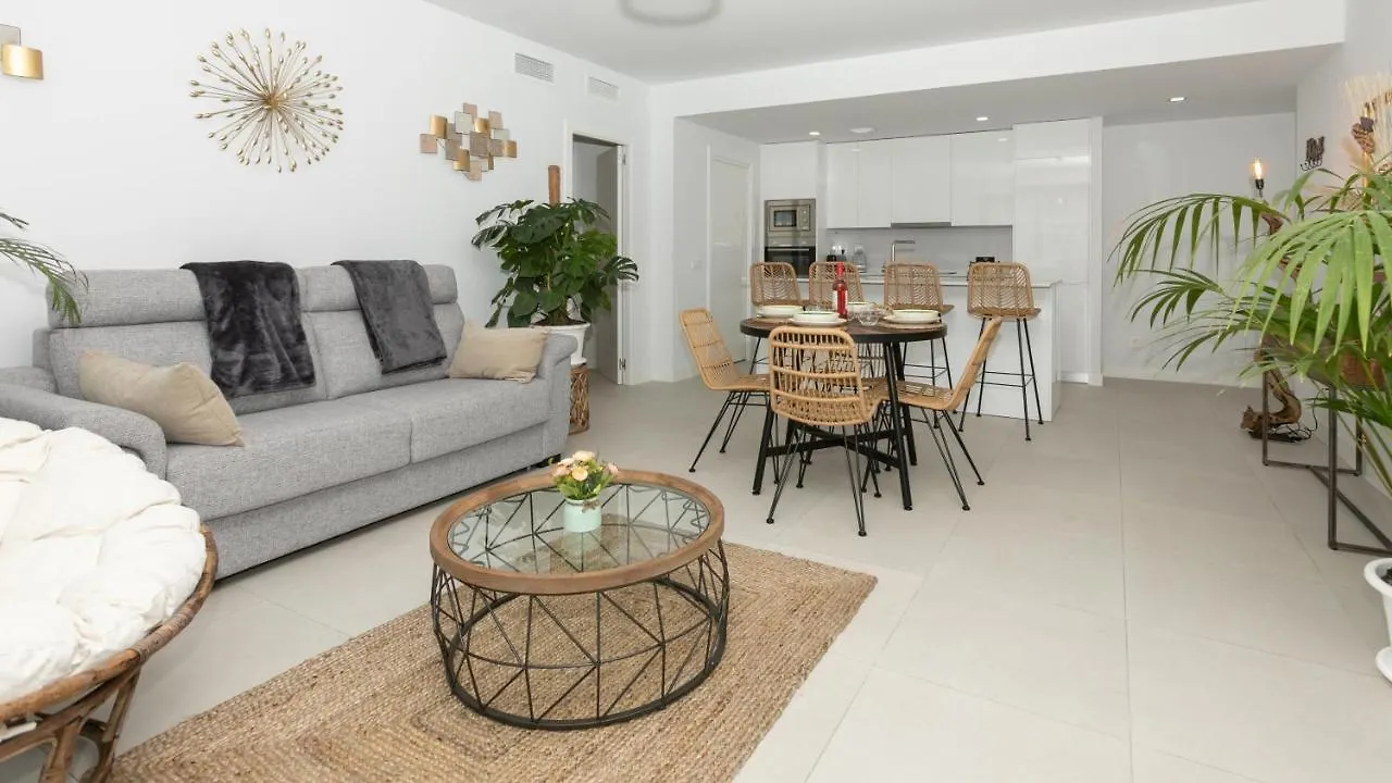 Apartamento De 1 Dormitorio Con Piscina Y Gimnasio Comunitarios Estepona Apartment