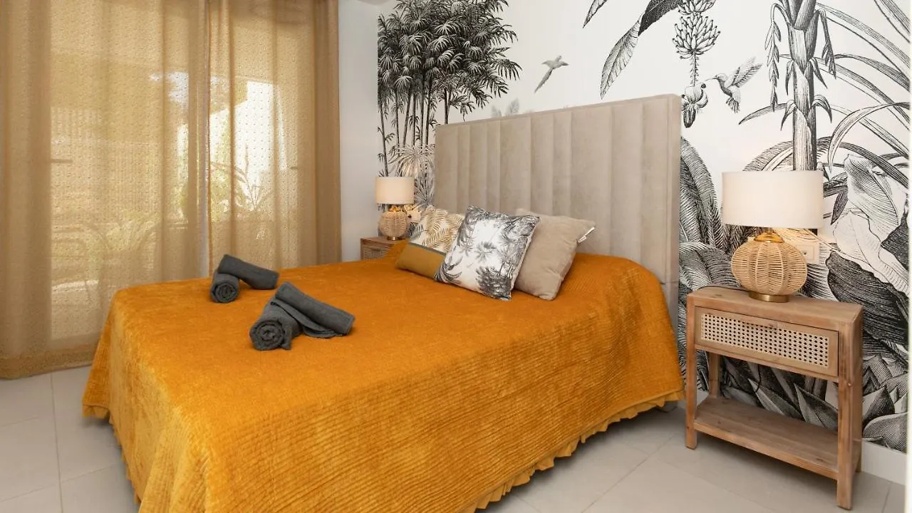 Apartamento De 1 Dormitorio Con Piscina Y Gimnasio Comunitarios Estepona