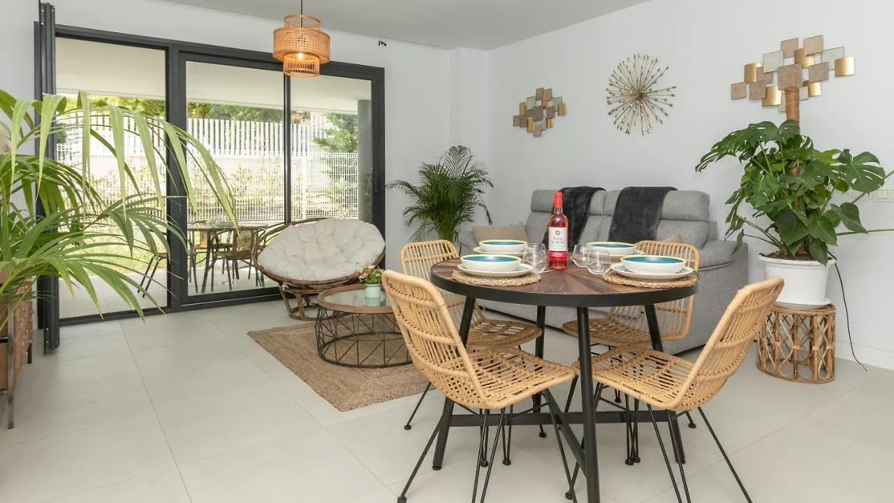 Apartamento De 1 Dormitorio Con Piscina Y Gimnasio Comunitarios Estepona Apartment