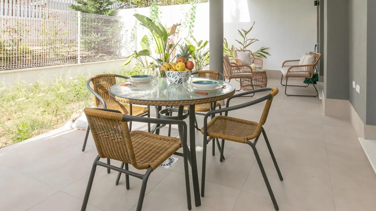 Apartamento De 1 Dormitorio Con Piscina Y Gimnasio Comunitarios Estepona 0*,